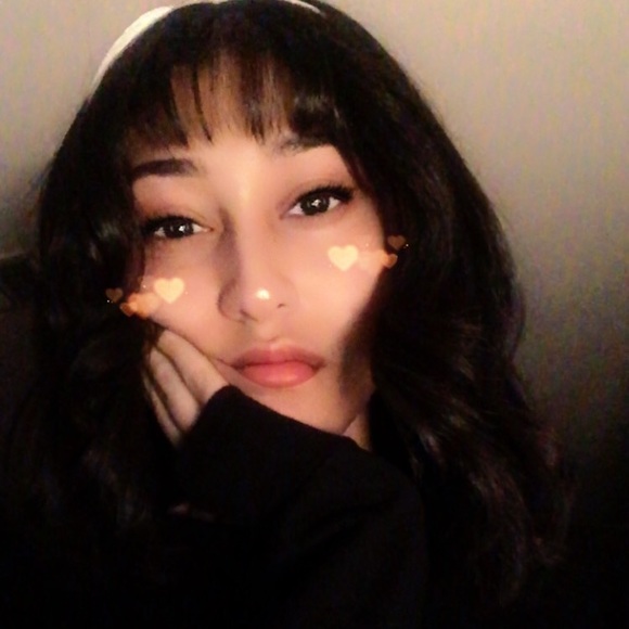 Meet your Posher, Cori - Picture 1 of 1